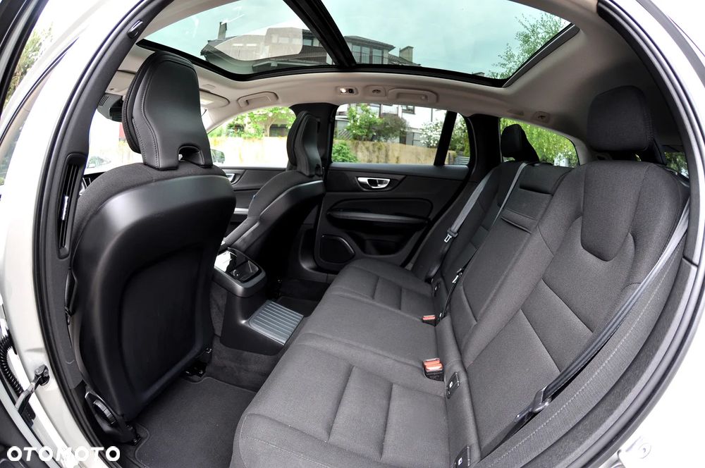 Volvo V60 T6 AWD Recharge Geartronic Inscription - 25