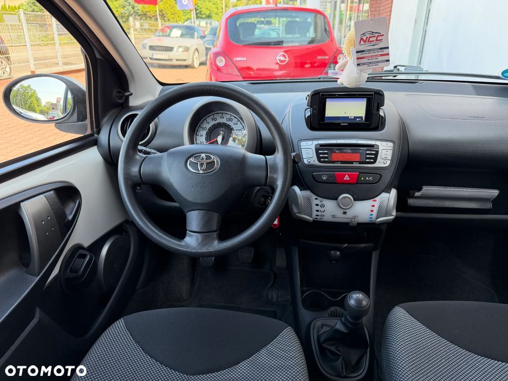 Toyota Aygo 1.0 VVT-i Sol EU5 - 18