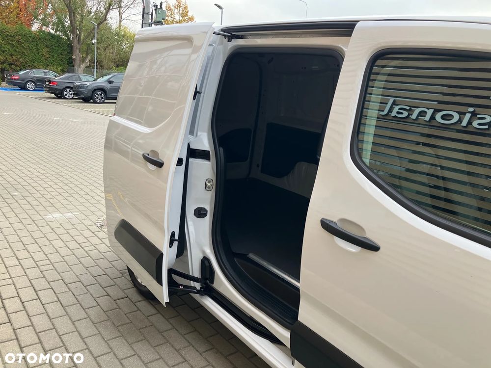 Toyota Proace City 1.5 D-4D Long 2,4t Active - 14