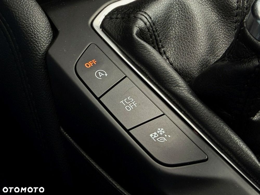 Ford Focus 1.0 EcoBoost Hybrid TITANIUM DESIGN - 21