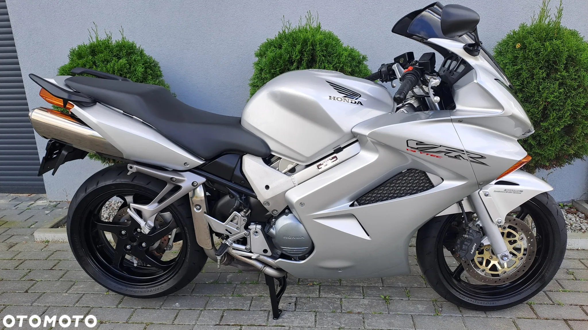 Honda VFR - 2