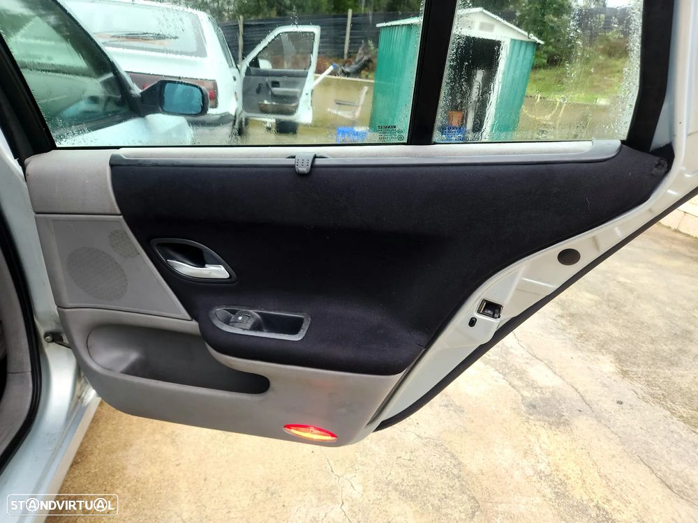 Renault Laguna Break 1.6 Privilège - 13