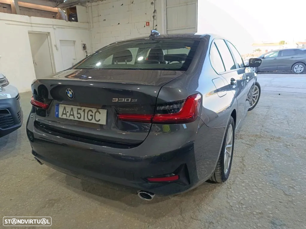 BMW 330 e Auto - 2