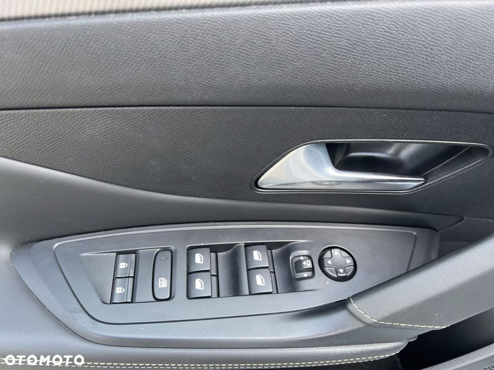 Peugeot 308 - 13