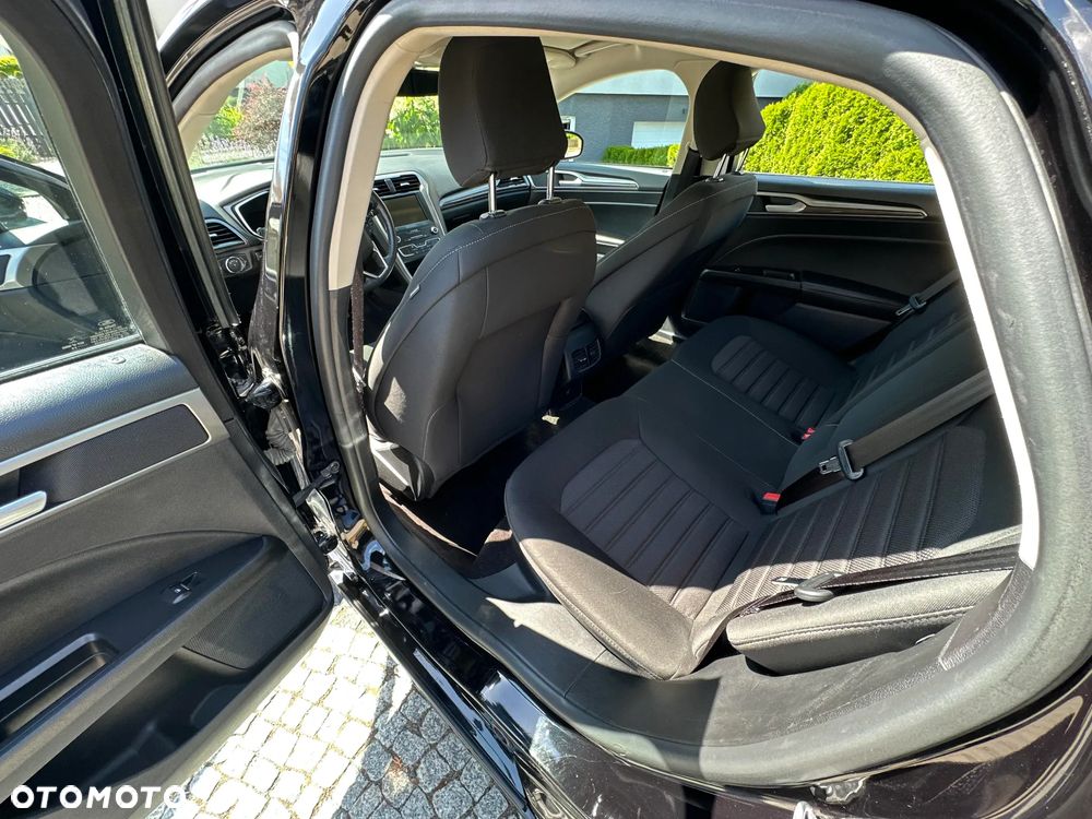 Ford Mondeo 2.0 Hybrid Titanium - 33