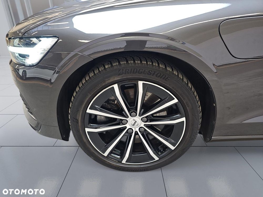Volvo V60 T6 AWD Plug-In Hybrid Core - 34