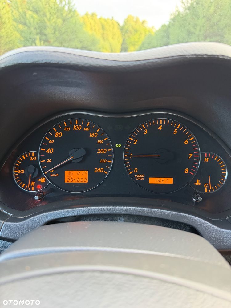 Toyota Avensis 2.0 VVT-i High - 18