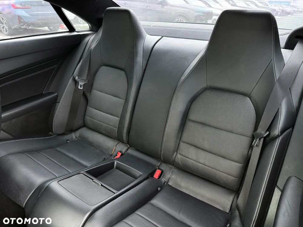 Mercedes-Benz Klasa E 220 CDI 7G-TRONIC - 31