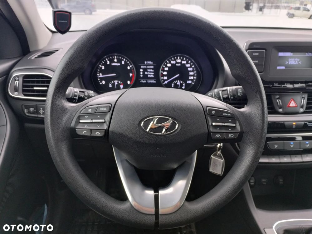 Hyundai i30 1.5 DPI Classic + - 15