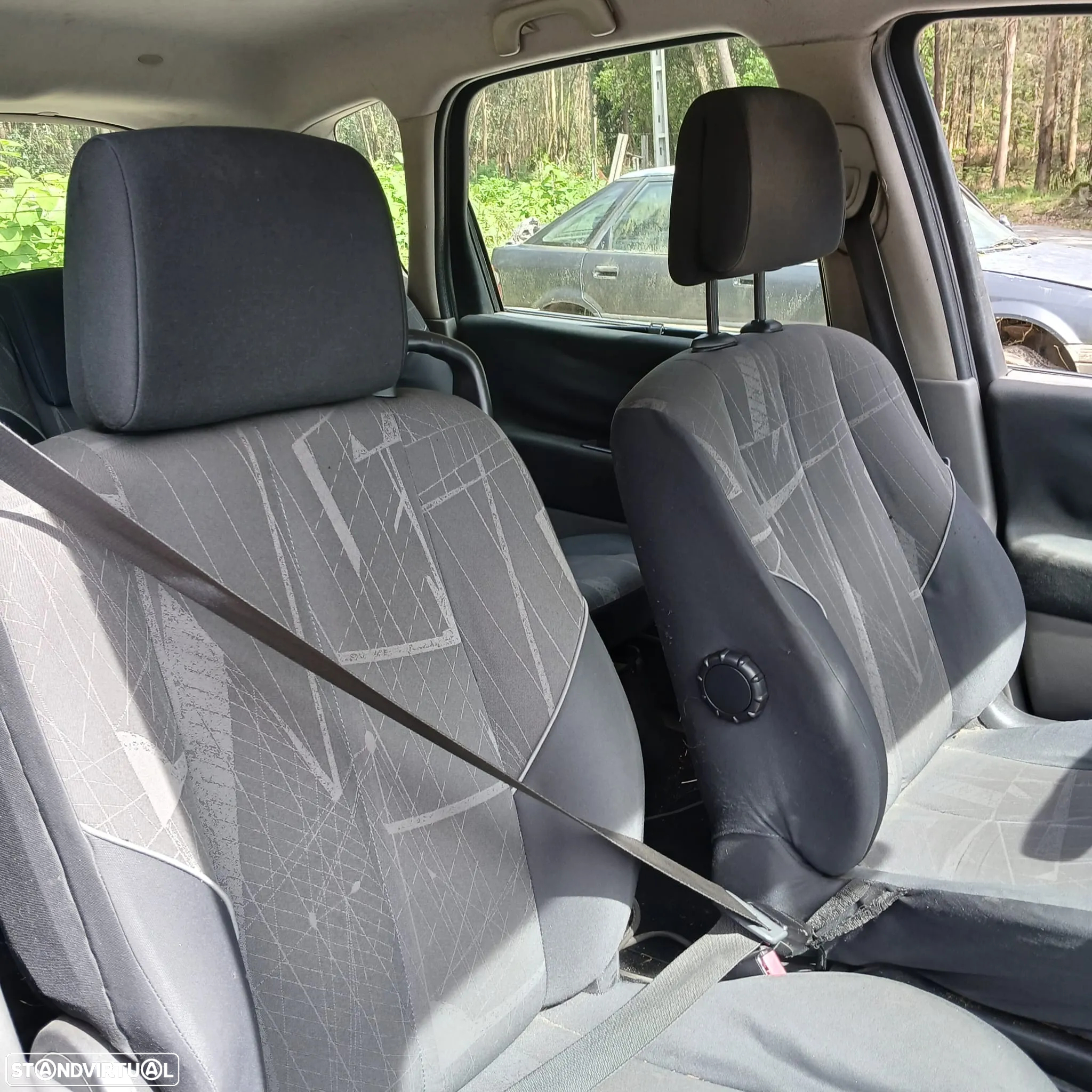 Renault Mégane Scénic 1.5 DCI de 2005 - Peças Usadas (9805) - 6