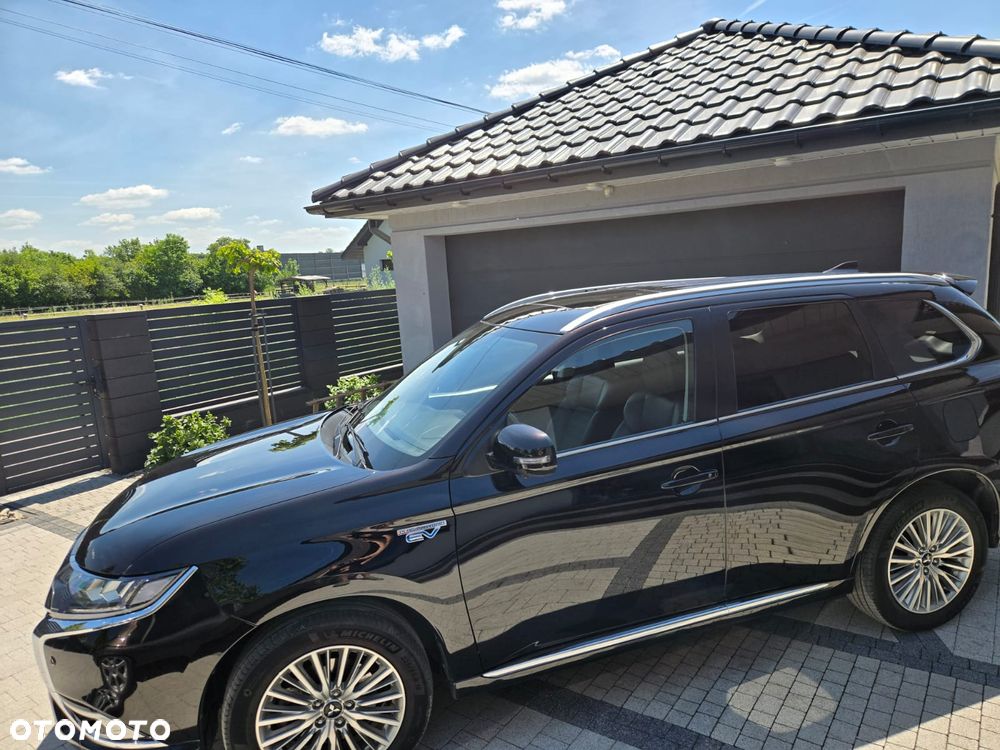Mitsubishi Outlander Intense + - 16