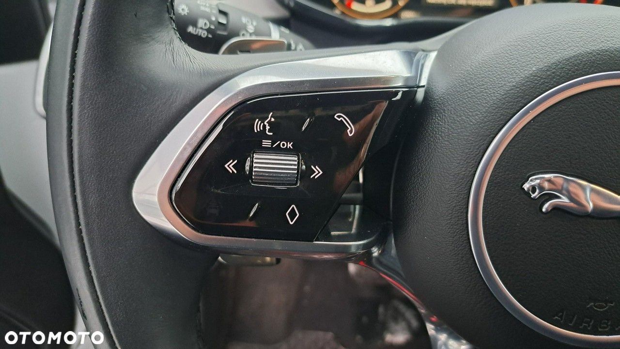 Jaguar F-Pace - 17