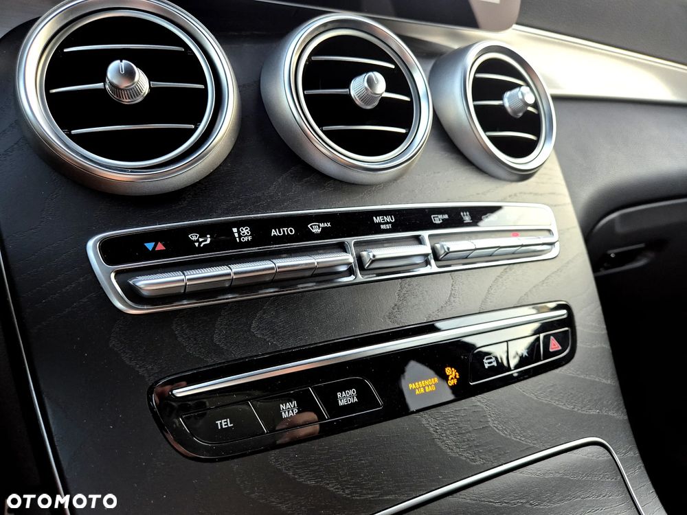 Mercedes-Benz GLC - 21