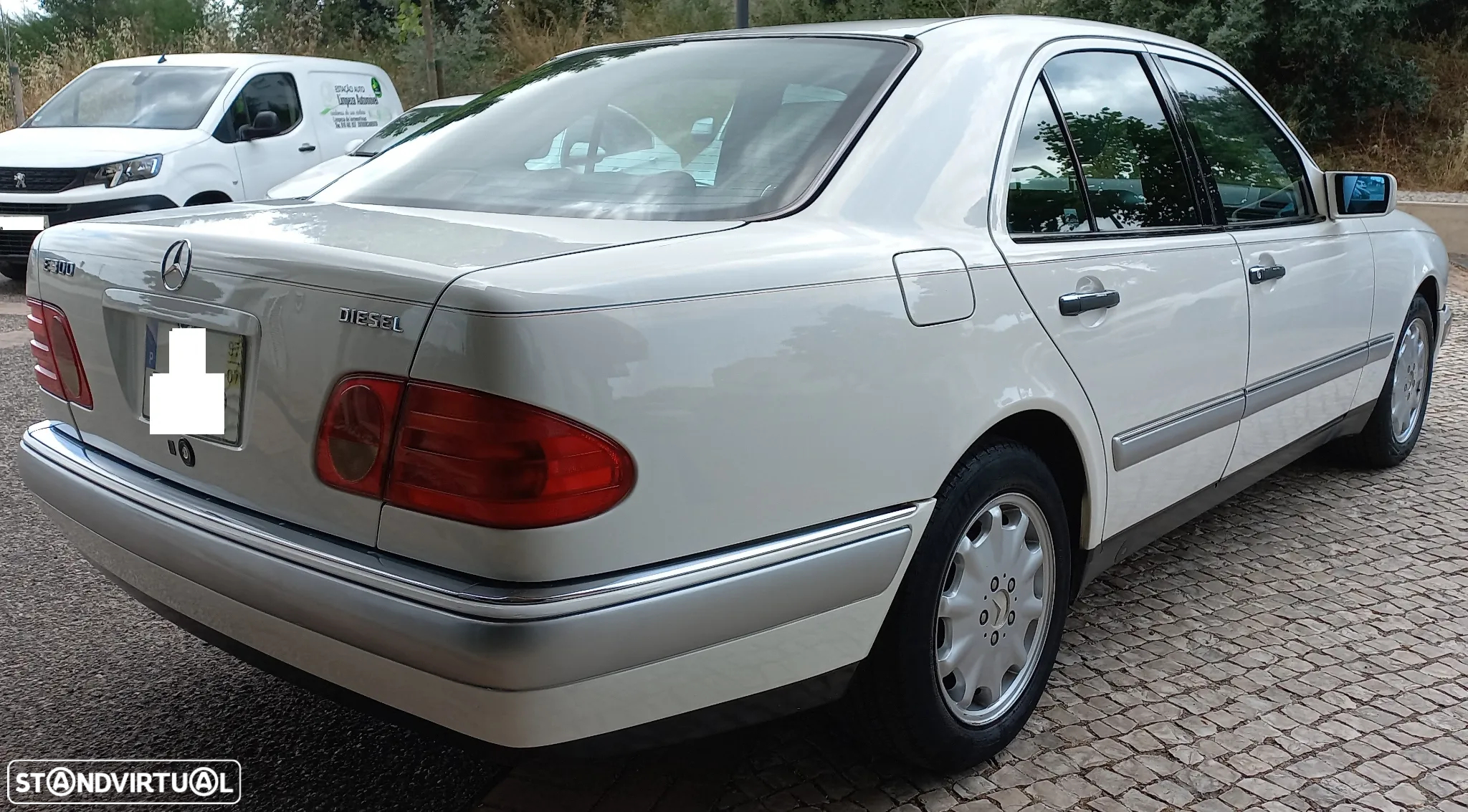 Mercedes-Benz E 300 - 4
