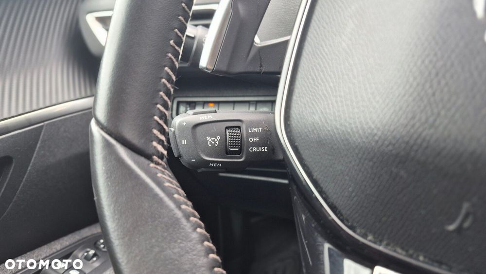 Peugeot 3008 1.2 PureTech Active Pack S&S EAT8 - 30
