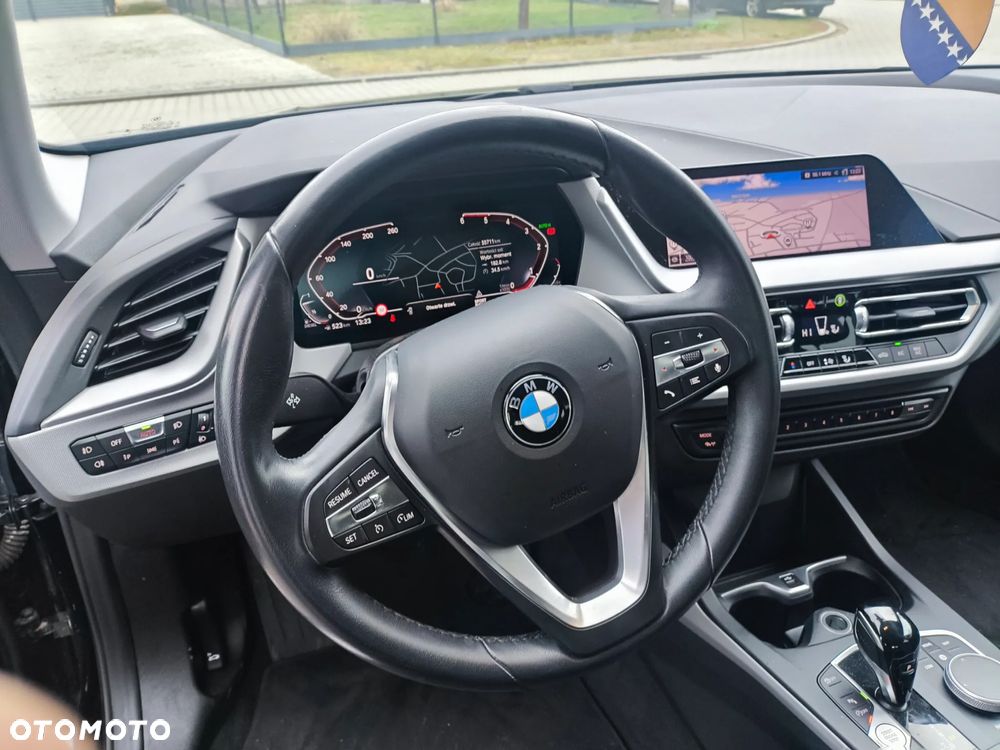 BMW Seria 2 216d - 23