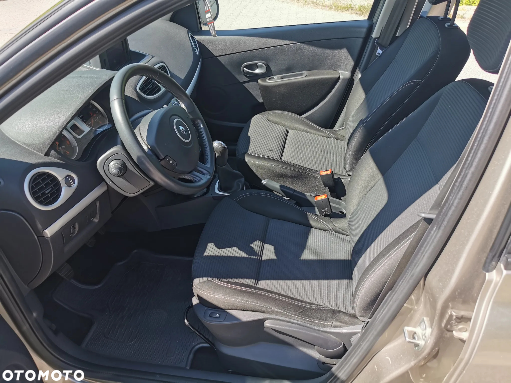 Renault Clio - 7