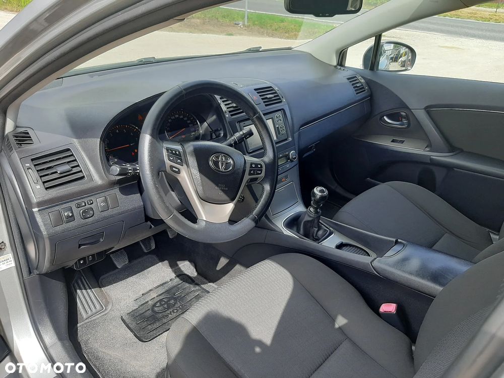 Toyota Avensis 1.8 Executive - 18