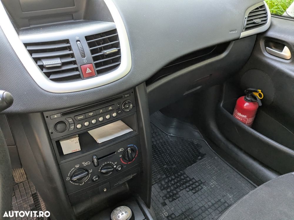 Peugeot 207 1.4E Urban - 7