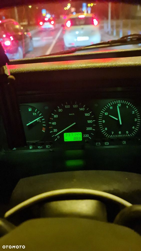 Volkswagen Transporter - 30