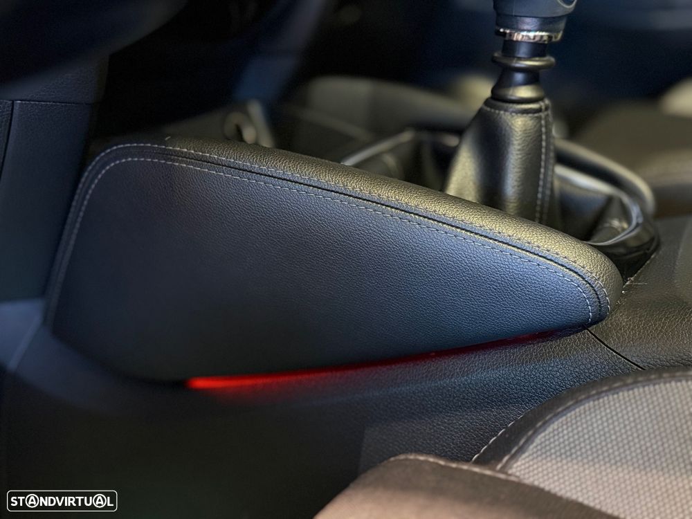 Nissan Qashqai 1.5 dCi N-Connecta J18+Led - 28