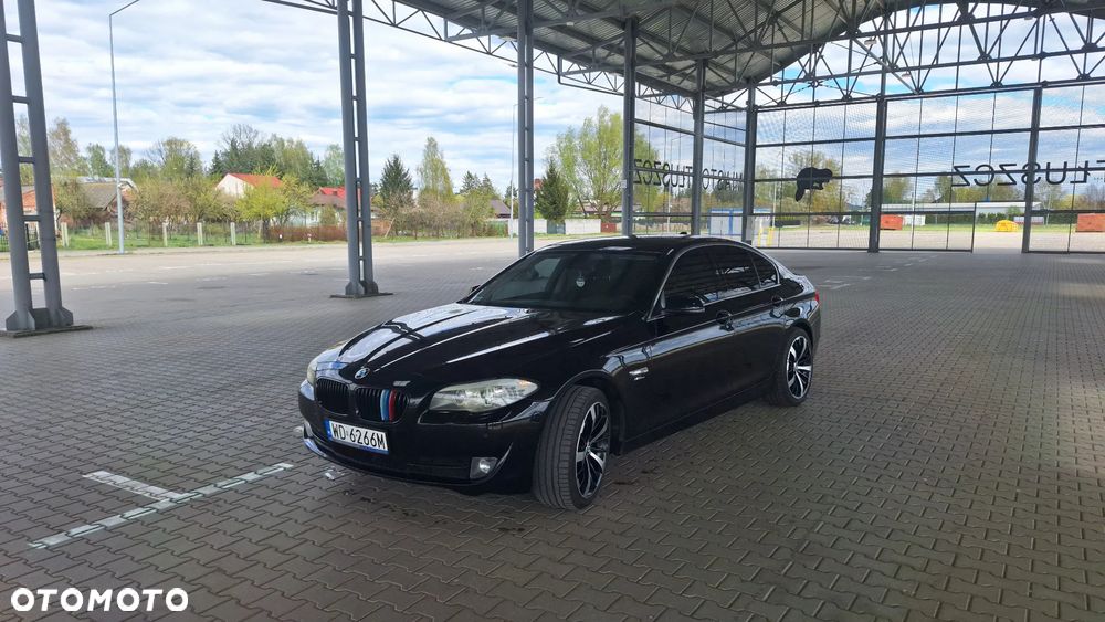 BMW Seria 5 525d xDrive Sport-Aut - 3