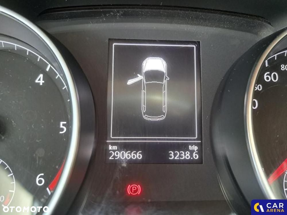 Volkswagen Golf - 10