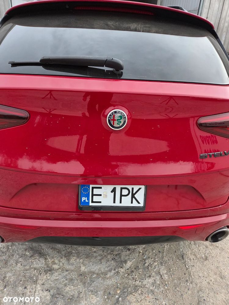 Alfa Romeo Stelvio 2.0 Turbo 16V AT8-Q4 Ti - 12