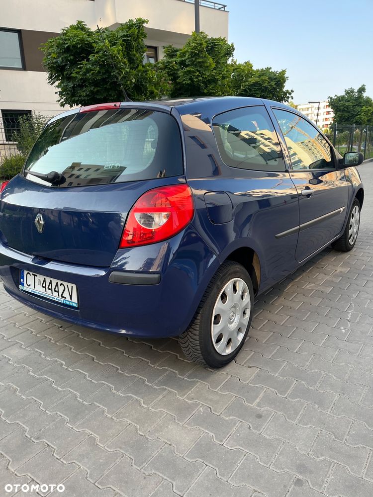 Renault Clio - 10