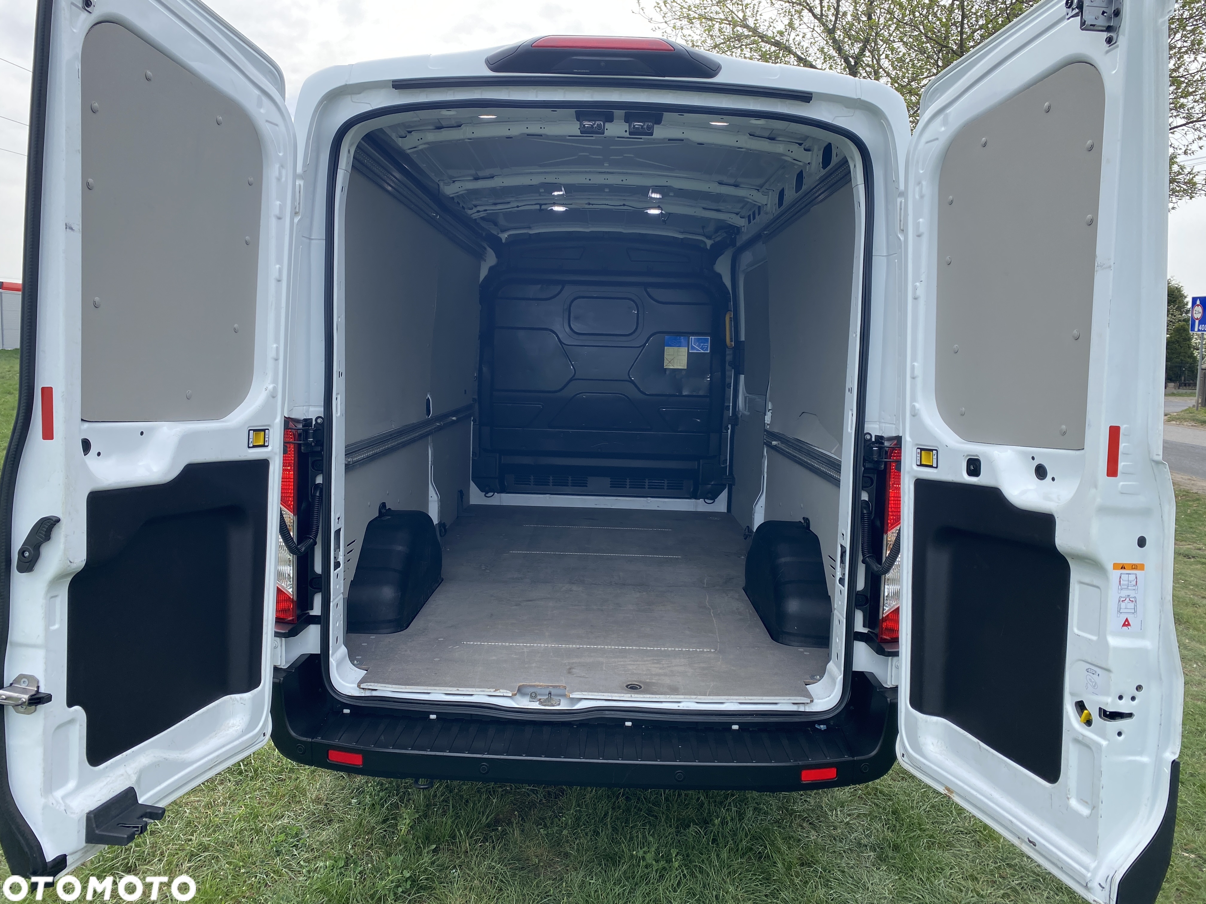 Ford Transit - 11