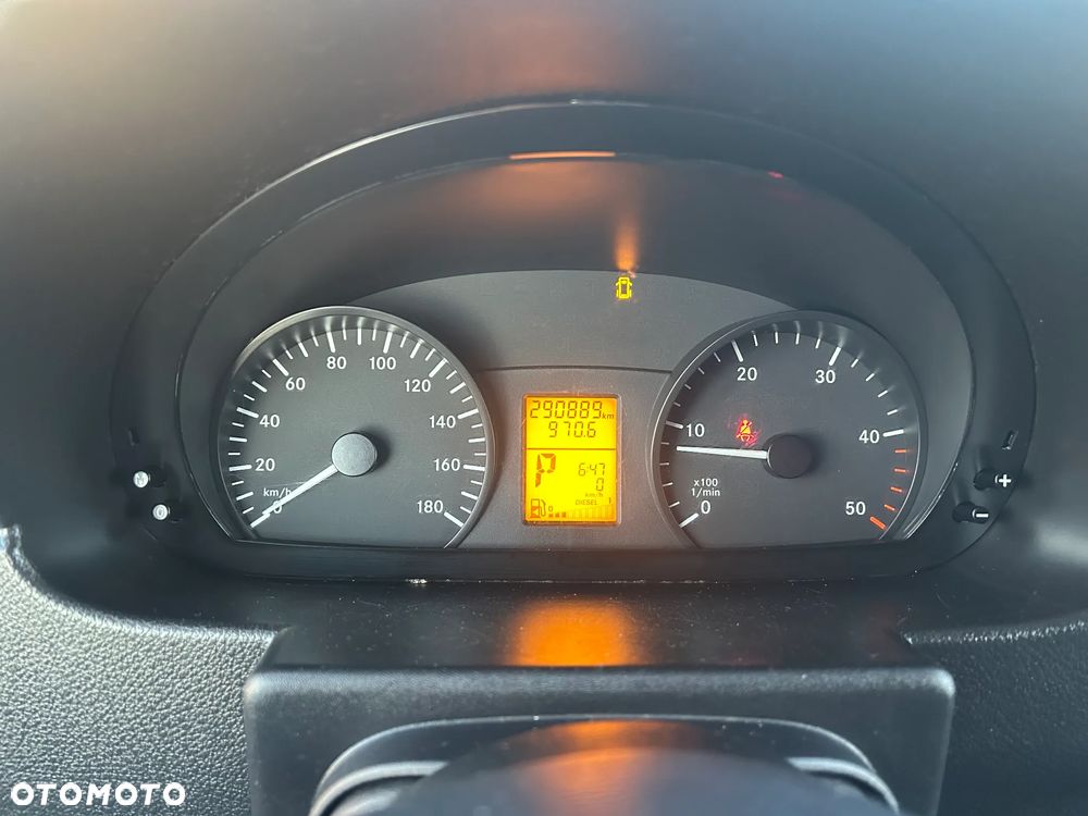 Mercedes-Benz Sprinter - 23