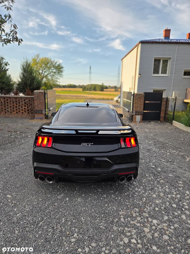 Ford Mustang - 17