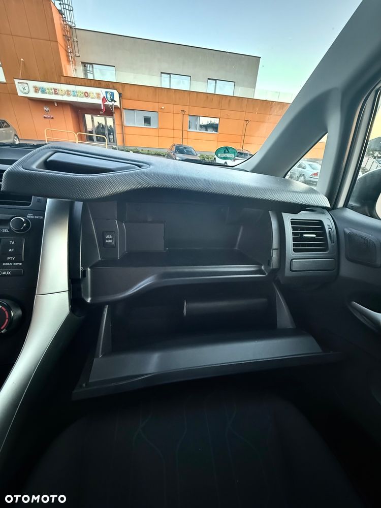 Toyota Auris 1.33 Dual-VVT-i - 9