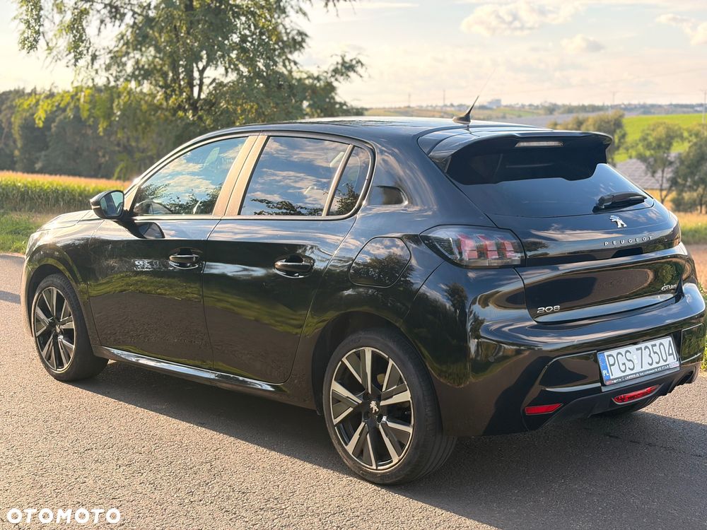 Peugeot 208 - 4