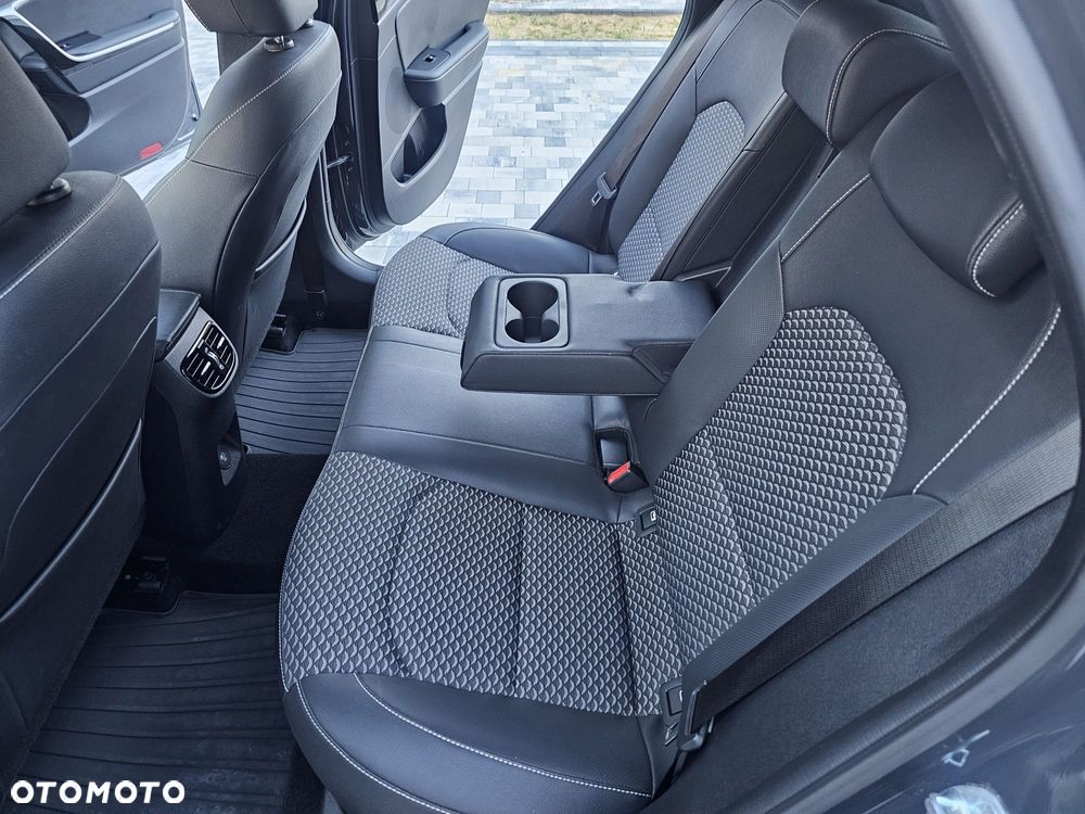 Kia XCeed 1.5 T-GDI Business Line DCT - 25