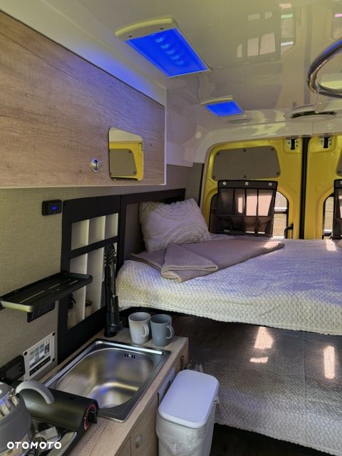 Mercedes-Benz Sprinter - 39