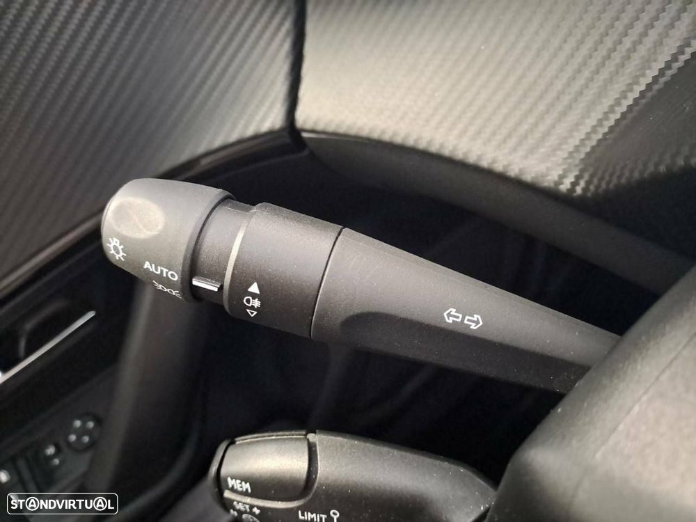 Peugeot 2008 1.2 PureTech Active Pack - 14