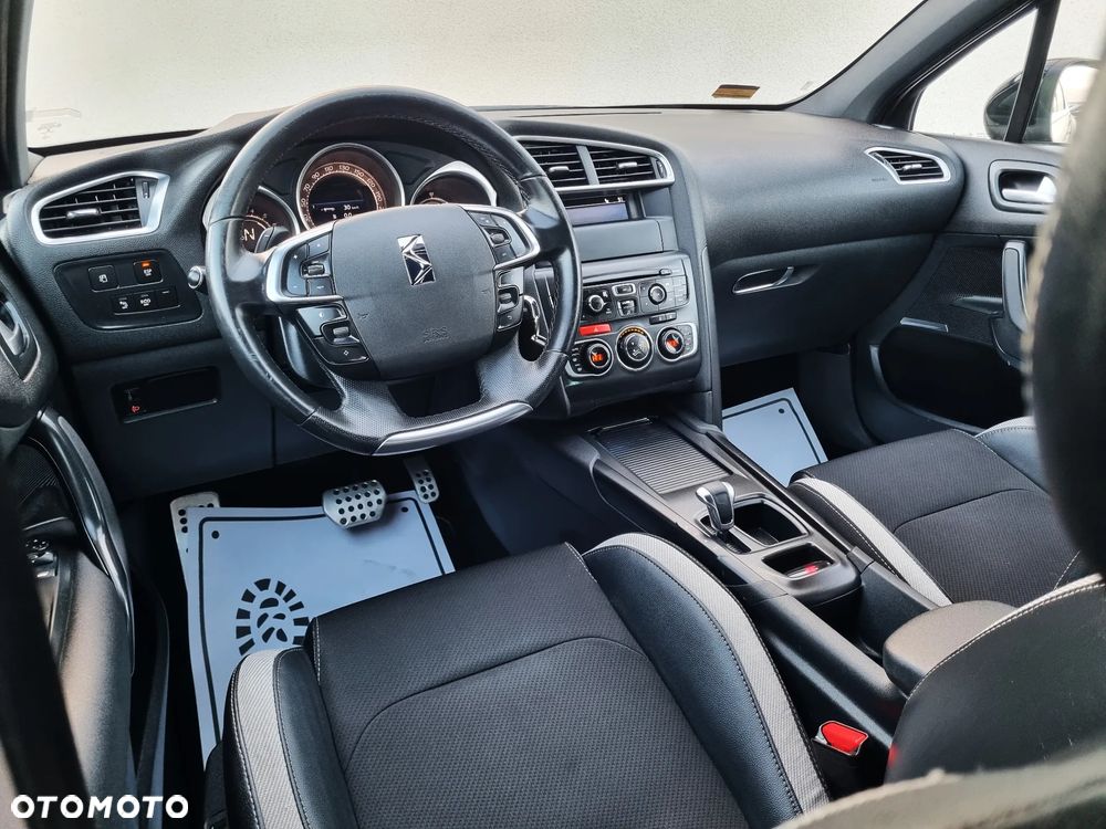 Citroën DS4 1.6 e-HDi SoChic MCP - 6