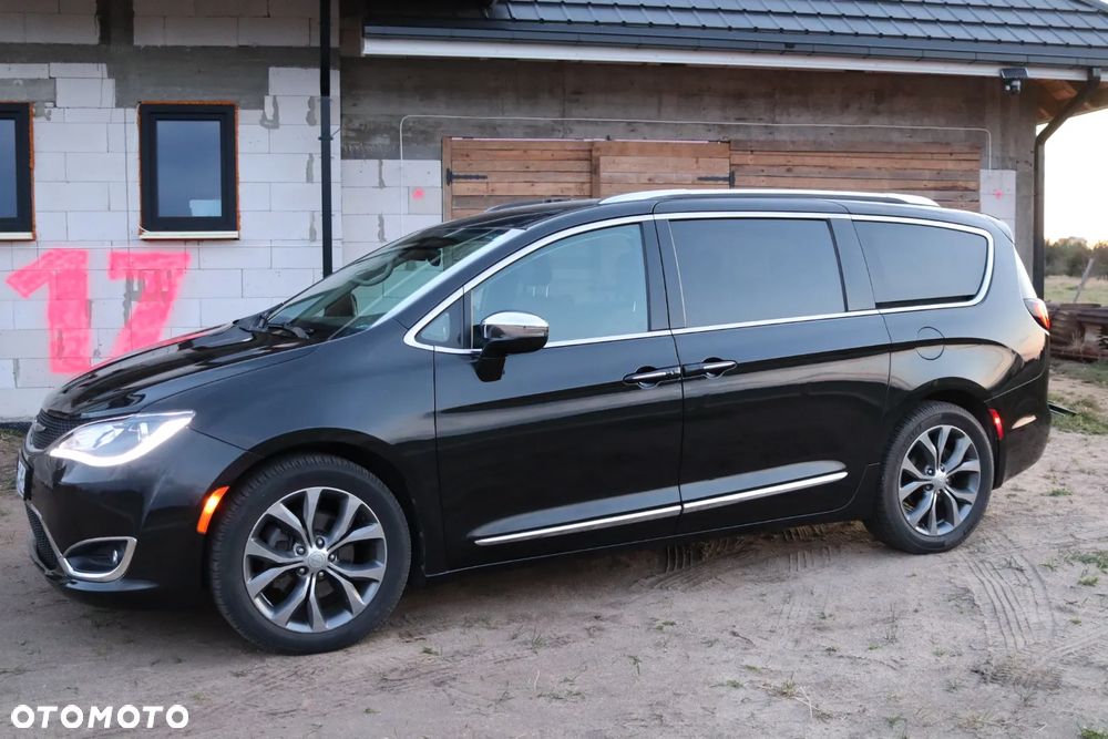 Chrysler Pacifica - 8