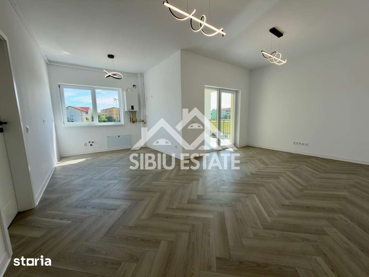 Apartament la CHEIE, 3 camere, 2 parcari si 1 boxa — fotografia 2