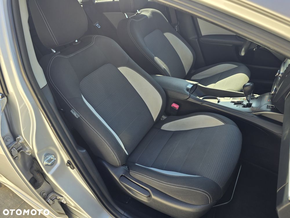 Toyota Avensis Touring Sports 1.8 Multidrive S Comfort - 25