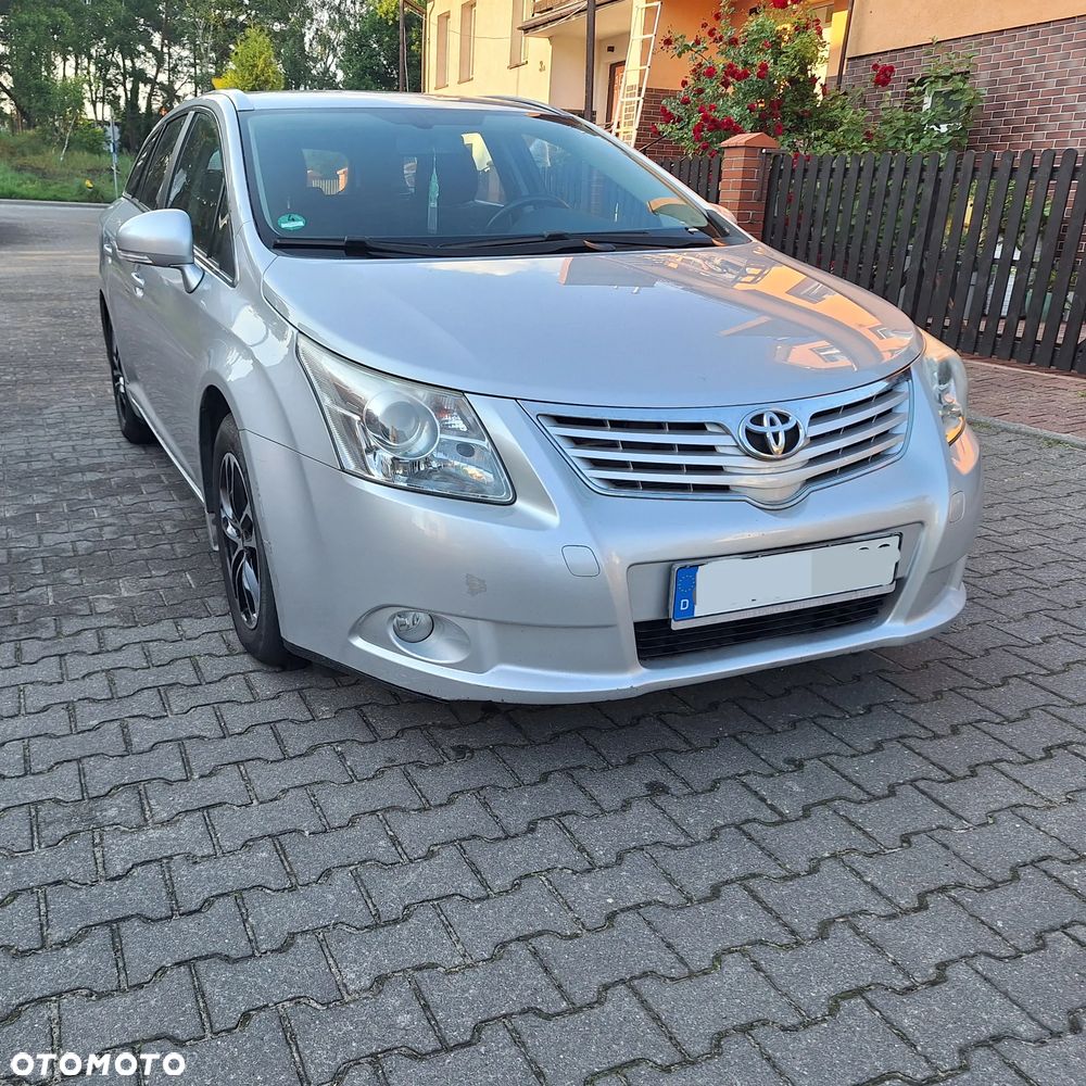 Toyota Avensis - 1