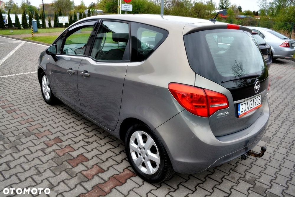 Opel Meriva 1.4 T Essentia S&S - 13