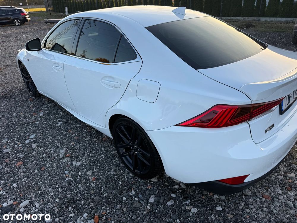 Lexus IS 200t / 300 F Sport - 5