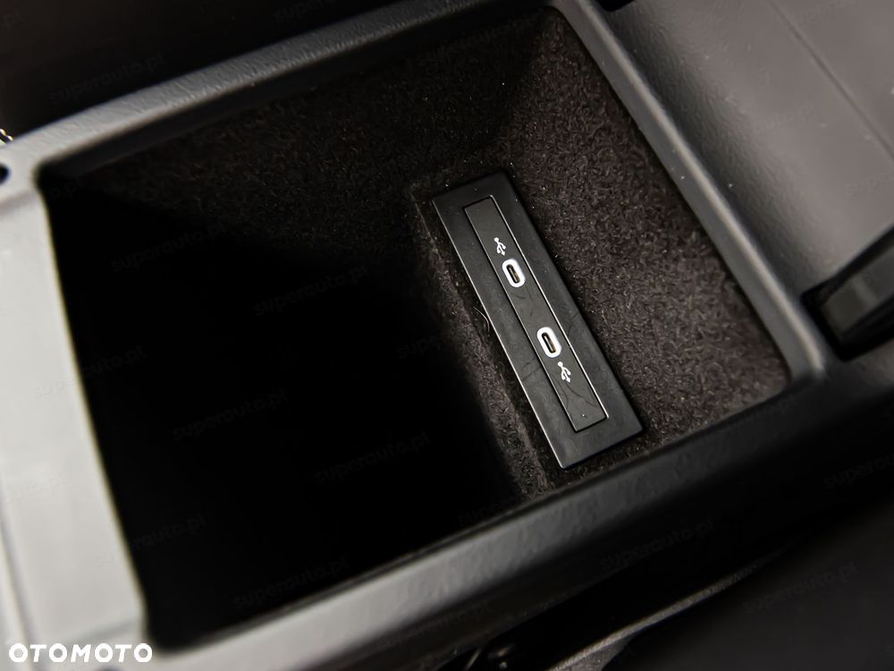 Volkswagen Passat - 22