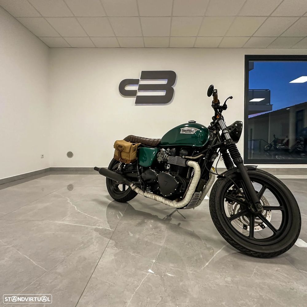 Triumph Bonneville - 9