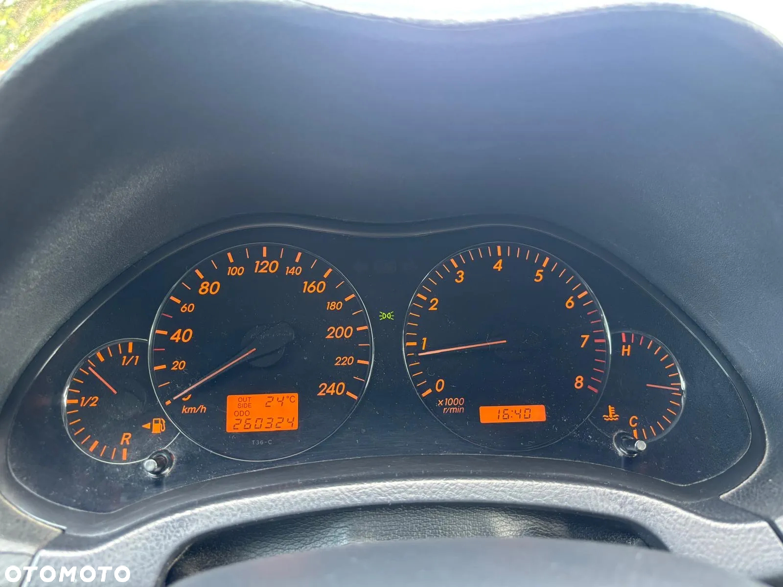 Toyota Avensis - 12