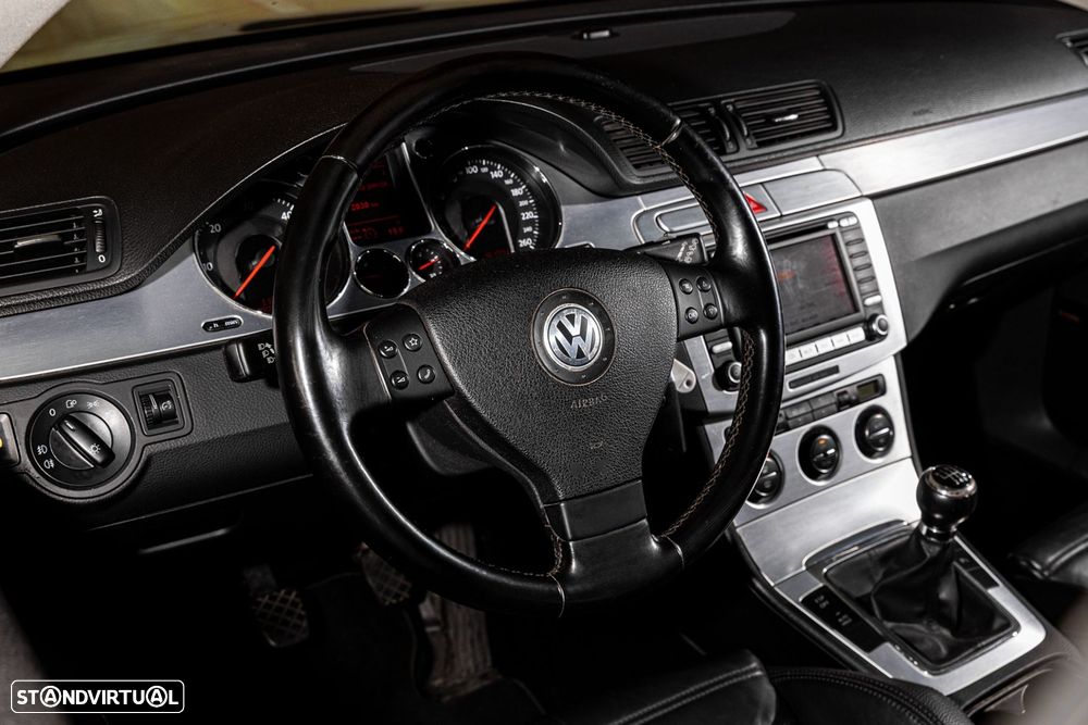 VW Passat Variant 2.0 TDI Highline - 11