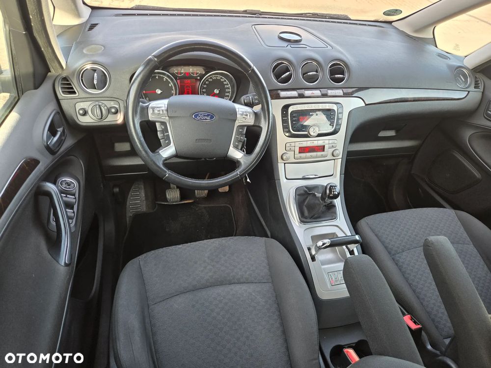 Ford Galaxy 2.0 Concept - 8