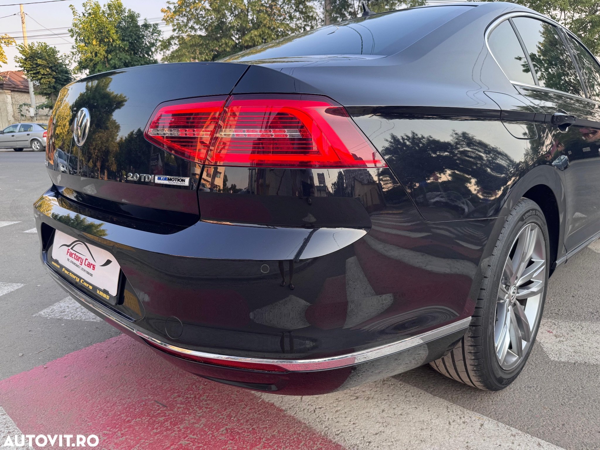 Volkswagen Passat Variant 2.0 TDI DSG Highline - 14